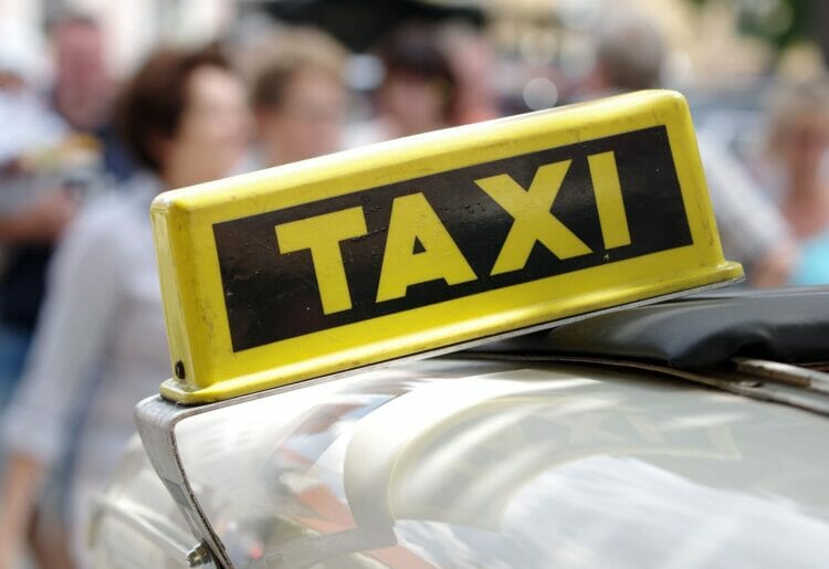A taxi Picture: Michael Kauer from Pixabay