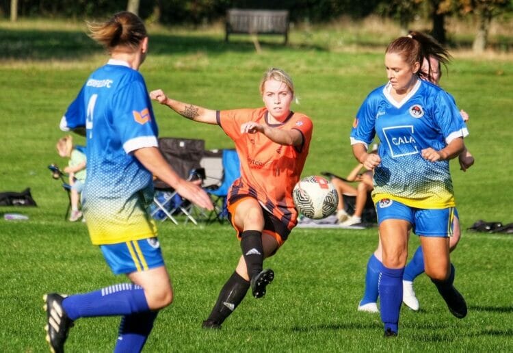 Arborfield Ladies v Wokingham & Emmbrook Ladies Pictures: Andrew Batt