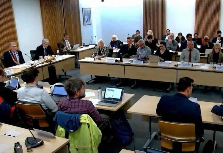 The full council meeting at Reading Borough Council on Tuesday, October 17, 2023. Credit: Reading Borough Council / YouTube.