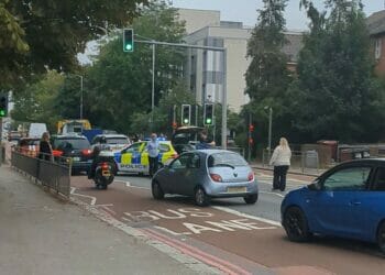 Road incident likely to see heavy delays on Kings Road