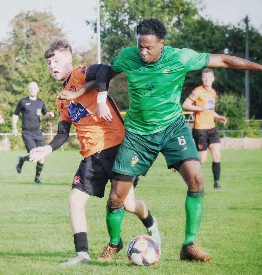 Wokingham & Emmbrook v Egham Town Pictures: Andrew Batt