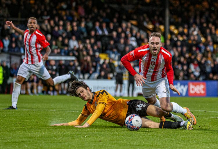 Cambridge United v Bracknell Town Pictures: John Leakey