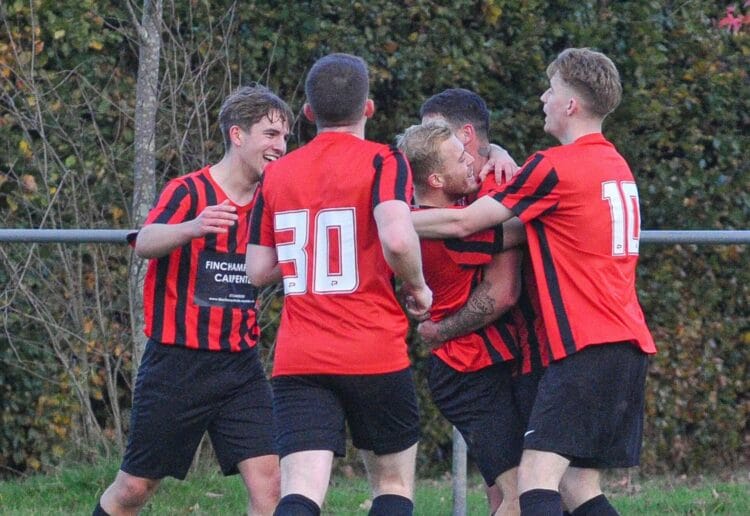 Finchampstead v Kintbury Rangers

Finch score