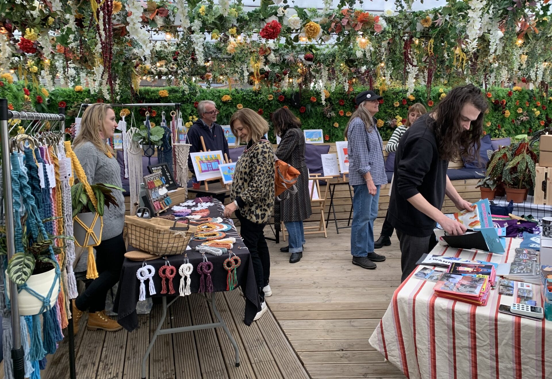 Blue Collar Corners Christmas market – Reading Today Online