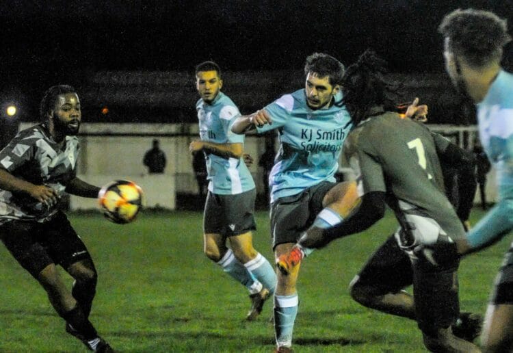Woodley United v Bagshot.