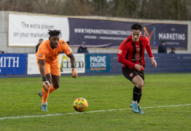 Swindon Supermarine v Bracknell Town Pictures: John Leakey