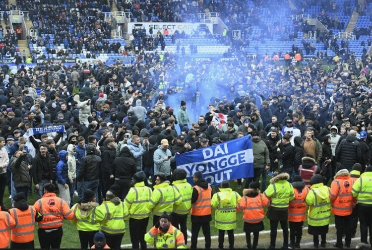 Reading FC - Pitch invasion, match abandoned