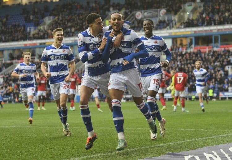 Reading v Charlton Athletic Pictures: Steve Smyth, Luke Adams