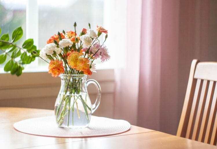 How do you keeo your blooms looking fresh? Picture: Johanna Pakkala from Pixabay