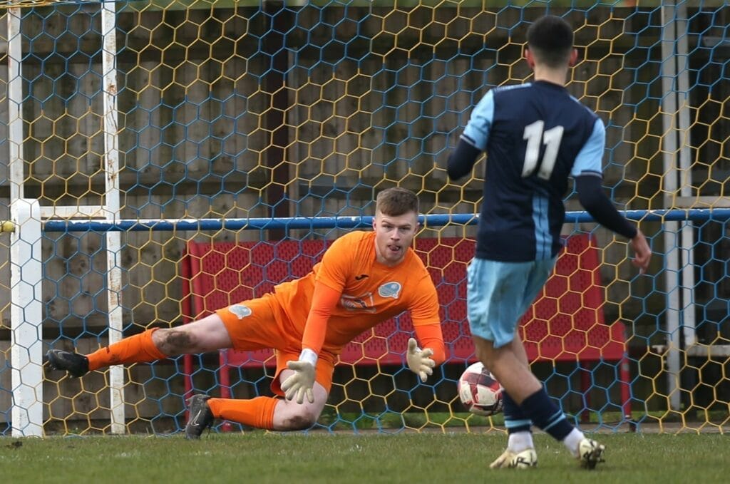 Eversley & California FC Picture: Richard Milam 