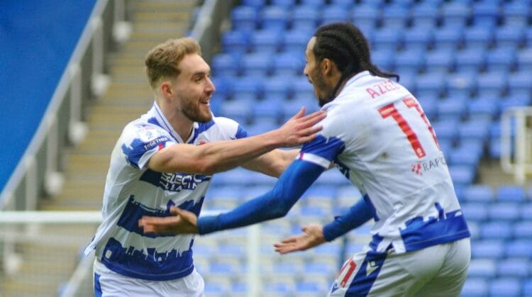Reading v Wycombe Wanderers

Reading score.