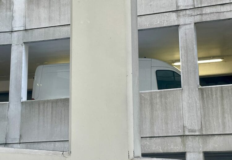 Today, Monday, April 15, a large white van became stuck while entering the Oracle Riverside car park, causing disruption.
