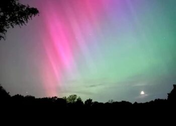 Northern Lights 2024 - Heathlake, Crowthorne Picture: Hannah Tromans