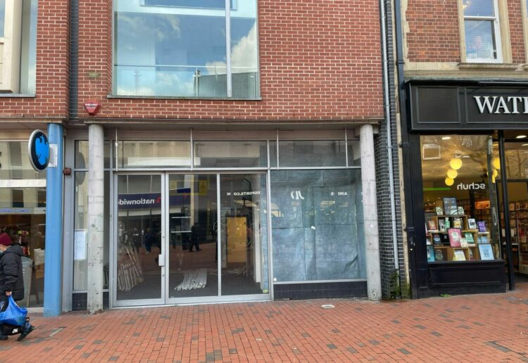 The former Sports Direct store in Broad Street will soon house the Reading branch of Slaters Menswear Picture: Local democracy reporting service