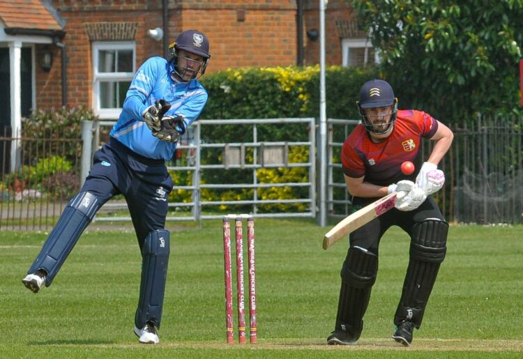 Wargrave (batting) v High Wycombe

Toby Greatwood batting.