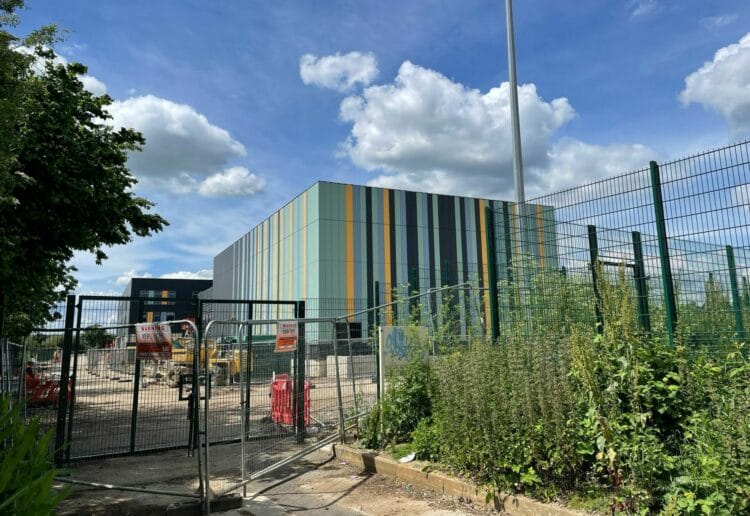 The new River Academy school in Richfield Avenue Picture: Local democracy reporting service