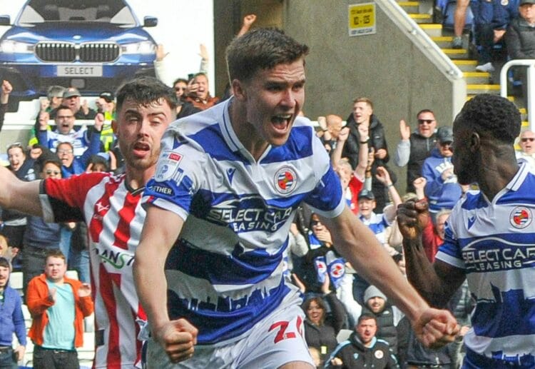 Reading v Lincoln City

Reading score