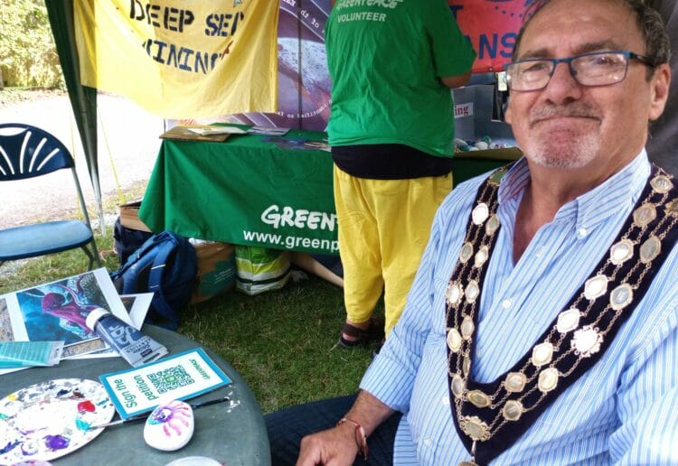 Last Saturday?s warm, sunny weather brought lots of visitors to Earley Town Council?s annual Green Fair, at Maiden Erlegh Nature Reserve. Picture: Earley Town Council