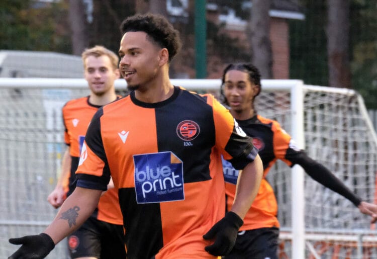 Wokingham Town v Harefield United Pictures: Andrew Batt