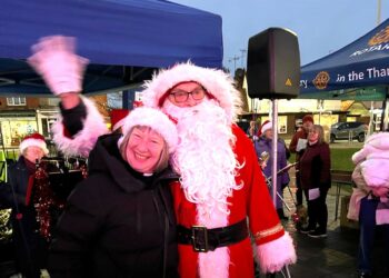 Santa raises £8000 in Tilehurst for good causes