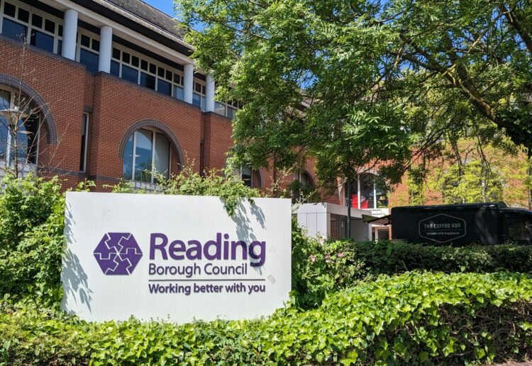 Council leaders and MPs have written to the government to make the case for a greater unitary authority across Reading amid expansion proposals.