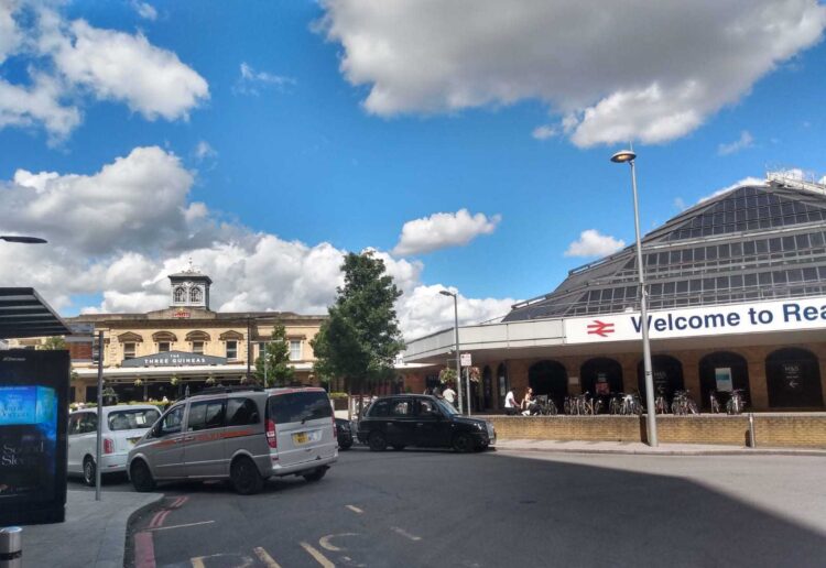 Black cab drivers queuing at a taxi rank at Reading train station. Credit: James Aldridge, Local Democracy Reporting Service