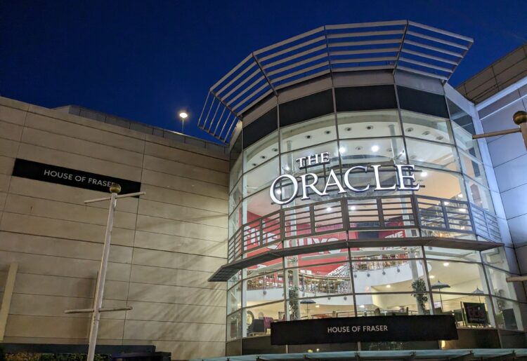Cosy Club has opened its latest branch in The Oracle shopping centre in central Reading, bringing crafted cocktails and food.