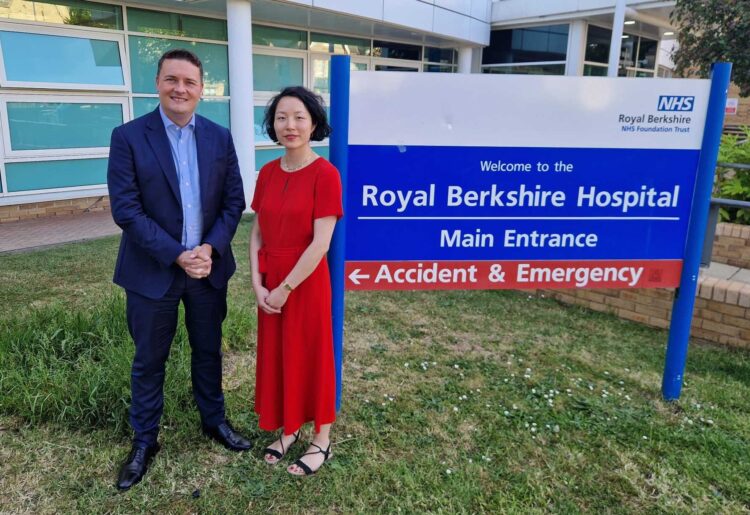 Health secretary Wes Streeting with Yuan Yang MP.