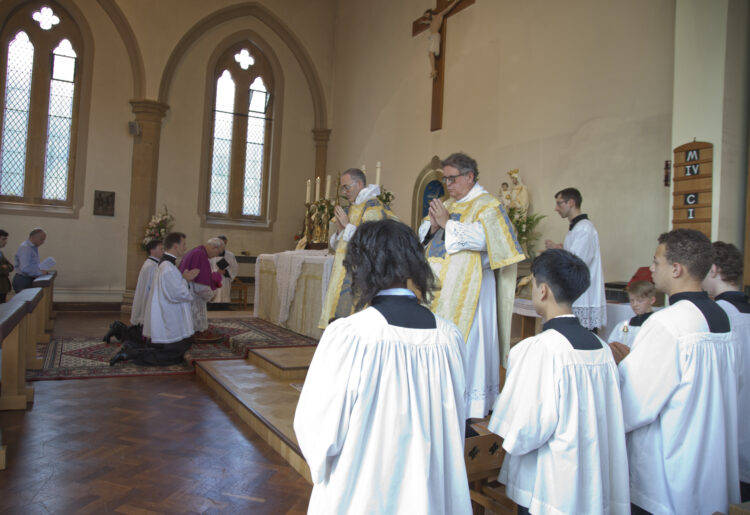 Bishop Athanasius Schneider celebrating Mass at the St William of York Catholic Church in Reading. Credit: Dr Joseph Shaw, Chairman of the Latin Mass Society