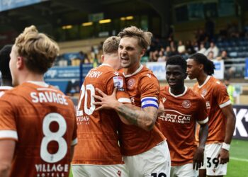 PICTURE GALLERY: Reading FC denied first win of league season by late Wycombe goal