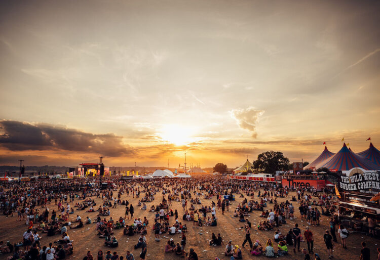 A view of crowds at Reading Festival 2022. Credit: James Bridle