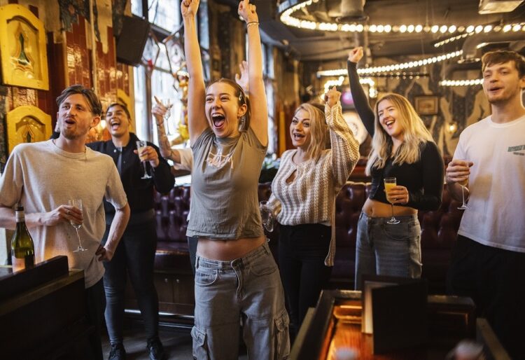 A new cocktails and social darts bar, Flight Club, will open in Reading's Station Hill in 2026.