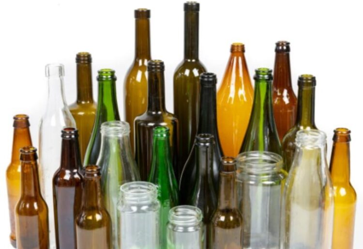 New recycling implementation would be set to begin in April 2027, when new glass recycling collections would begin alongside the introduction of soft plastic recycling from residents? doorsteps. Picture: Reading Borough Council