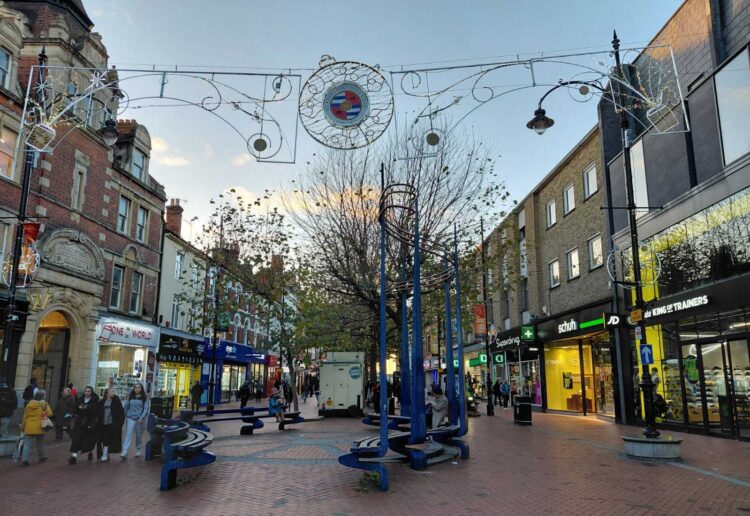 Broad Street, Reading town centre during the Christmas period. Credit: James Aldridge, Local Democracy Reporting Service