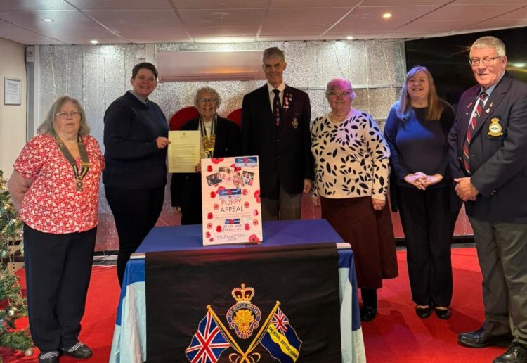 MP Olivia Bailey has presented the Tilehurst branch of the Royal British Legion with a letter of thanks from the Defence Secretary.