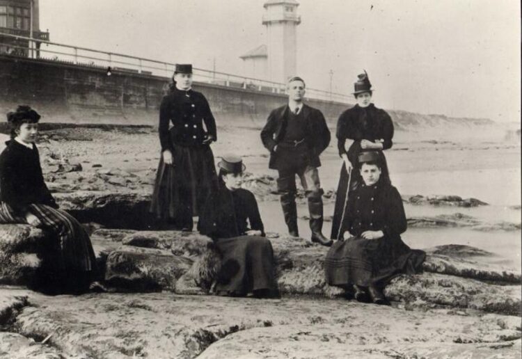 Find out how the Victorians had fun at a talk given by Dr Judith Hill, for the Reading Branch of The Berkshire Family History Society. image: no restrictions, via Wikimedia Commons