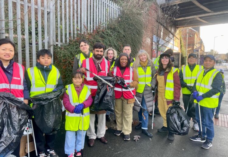 Pratikshya Gurung with councillors Amjad Tarar, Wendy Griffith and Karen Rowland (all Labour) and members of the Oxford Road Safer Neighbourhood Forum on a neighbourhood clean. Credit: Pratikshya Gurung