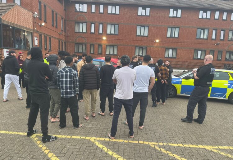 The police presence outside the former Ibis hotel in Oxford Road, Reading, which is being used as asylum seeker accommodation. Credit: UGC