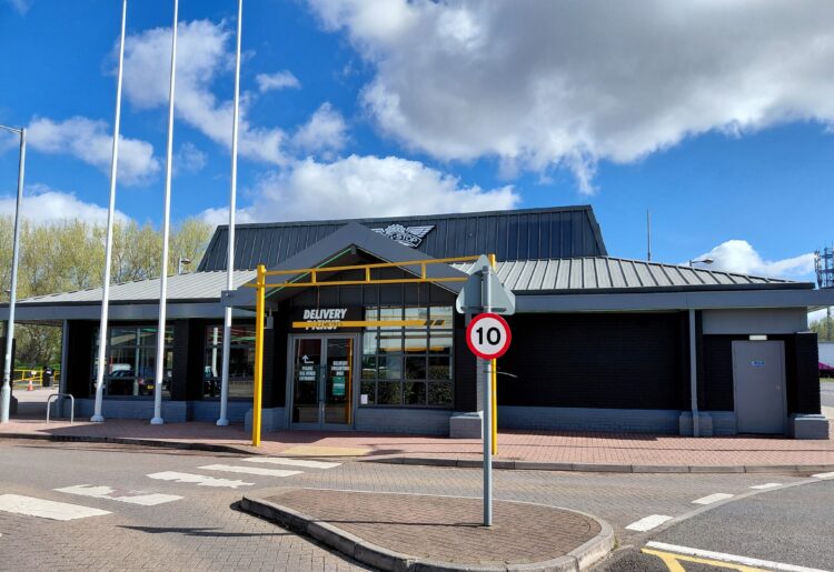 Improvement coming for new chicken restaurant at busy retail park in Reading