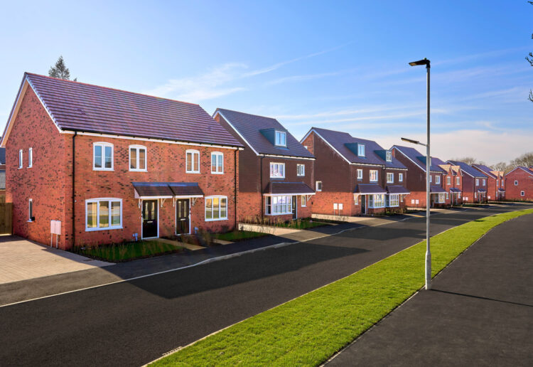 Street scenes of the Emmer Green Drive development built on the former Reading Golf Course in Caversham. Credit: Vistry / Abri / SEC Newgate