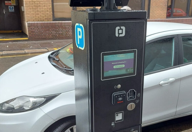 A new parking machine in Reading, one of around 20 that will accept contactless card and cash payments. Credit: Reading Borough Council