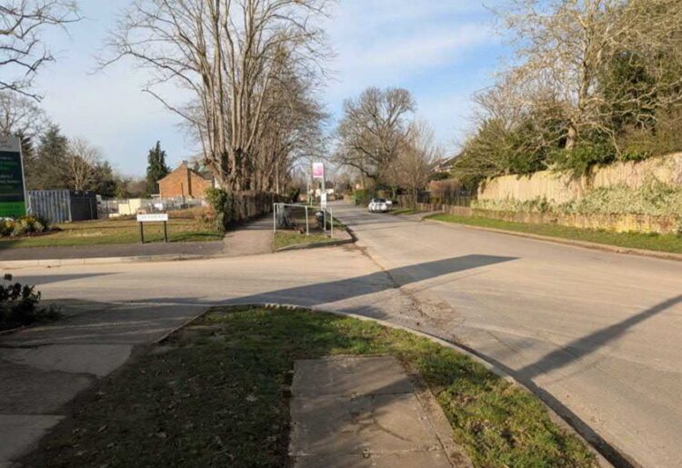 The new road called The Fairway, serving as the entrance to the Emmer Green Drive development of 223 homes at its junction with Kidmore End Road, Caversham. Credit: SPD