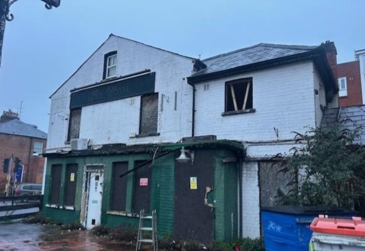 The former Battle Inn pub at the junction of Bedford Road and Oxford Road in Reading. Credit: Anrish Properties Ltd