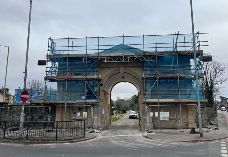 The Cemetery Junction Arch in East Reading. Credit: James Aldridge, Local Democracy Reporting Service