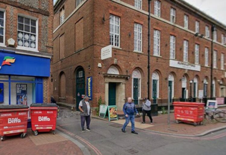 The entry to the alleyway for Walkabout in Reading town centre. Credit: Google Maps