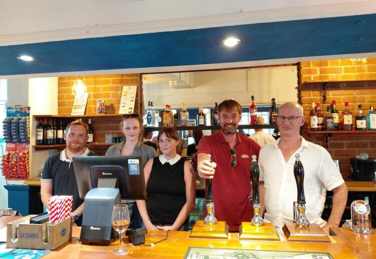 Stephen Williams (to the right), the new operator of The Lyndhurst in Watlington Street, Reading. Credit: James Aldridge, Local Democracy Reporting Service