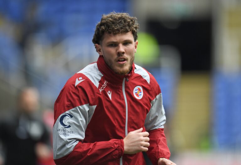 Former Reading FC favourite searching for new club after having contract terminated at League One club